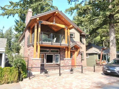 Exterior of 388 Alder Street