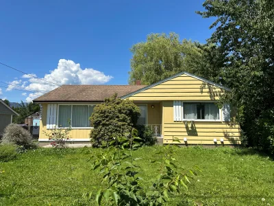 Exterior of 46649 Cedar Avenue