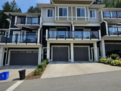 Exterior of 6026 Lindeman St